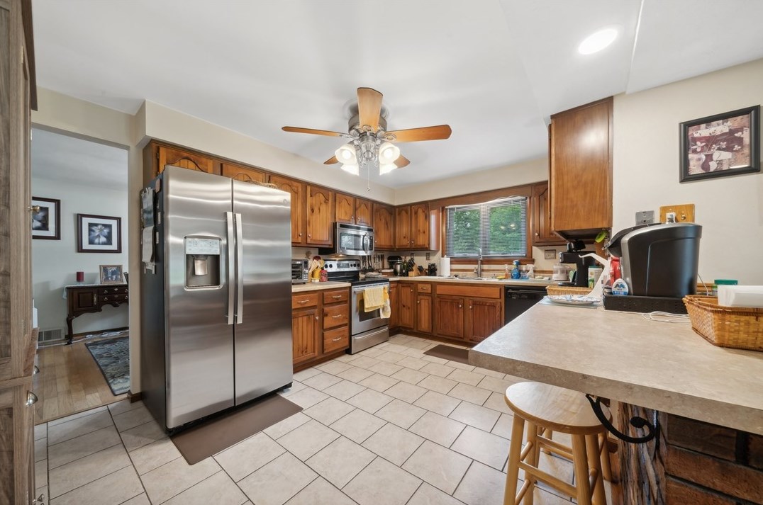3 Circle Dr, West Newton, PA 15089