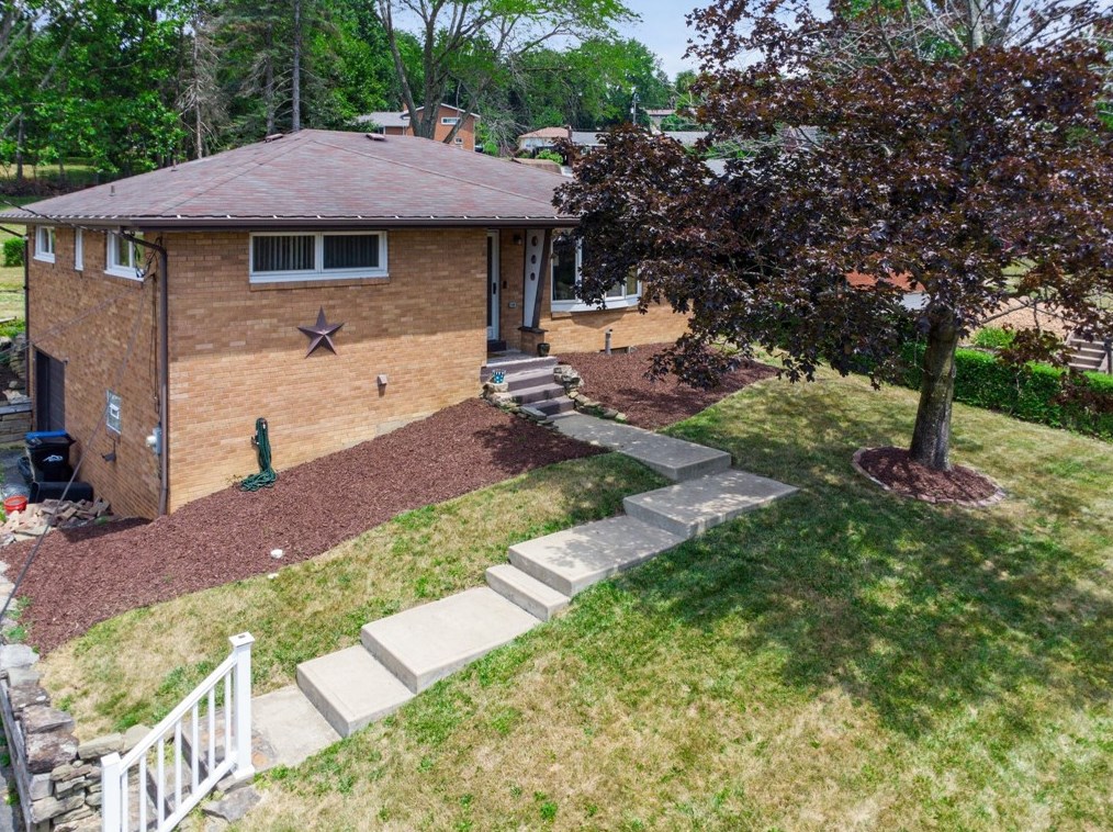 11401 Mckee Rd, North Huntingdon, PA 15642