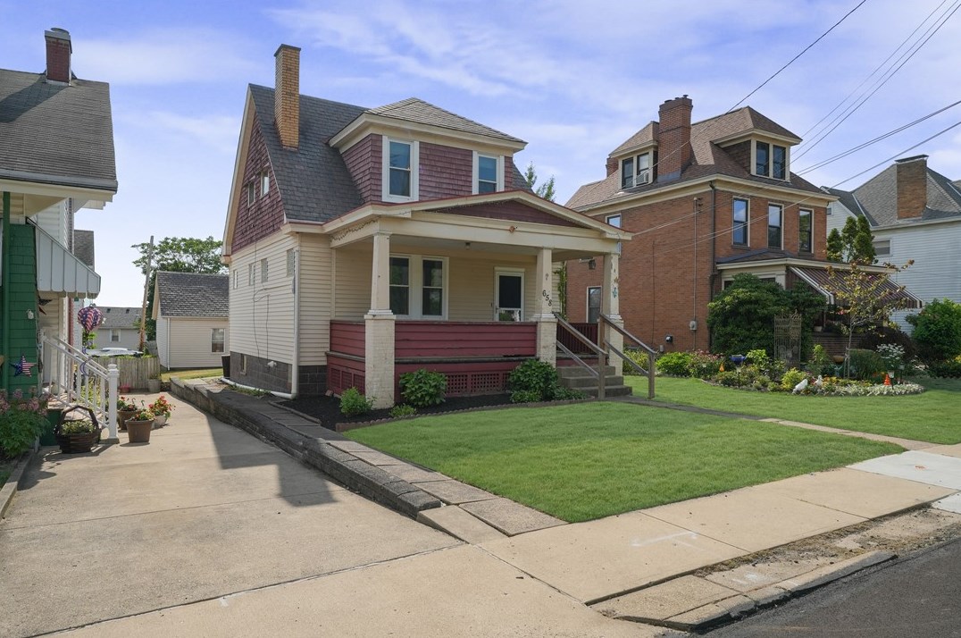 658 Liberty Ave, Collier Township, PA 15106