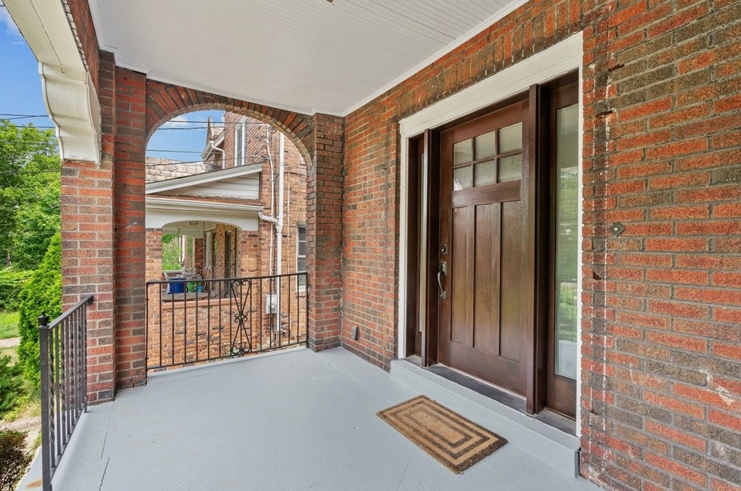 1235 Denniston St, Pittsburgh, PA 15217-1328