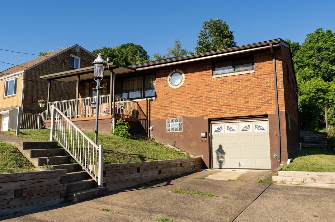 155 Keefer Dr, Pittsburgh, PA 15235