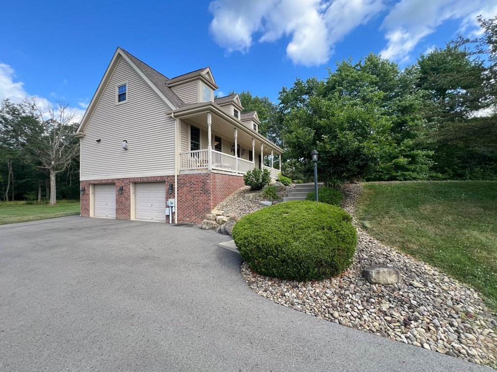 164 Davis Rd, Valencia, PA 16059