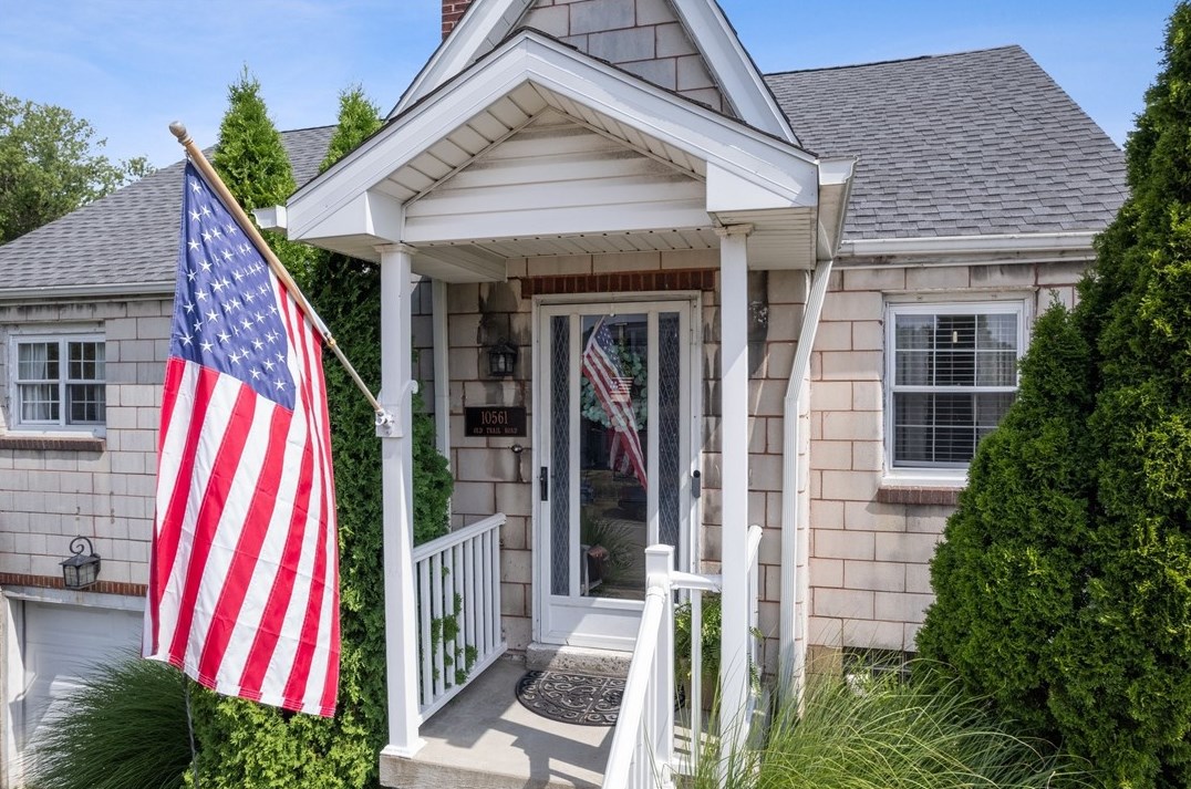 10561 Old Trail Rd, North Huntingdon, PA 15642