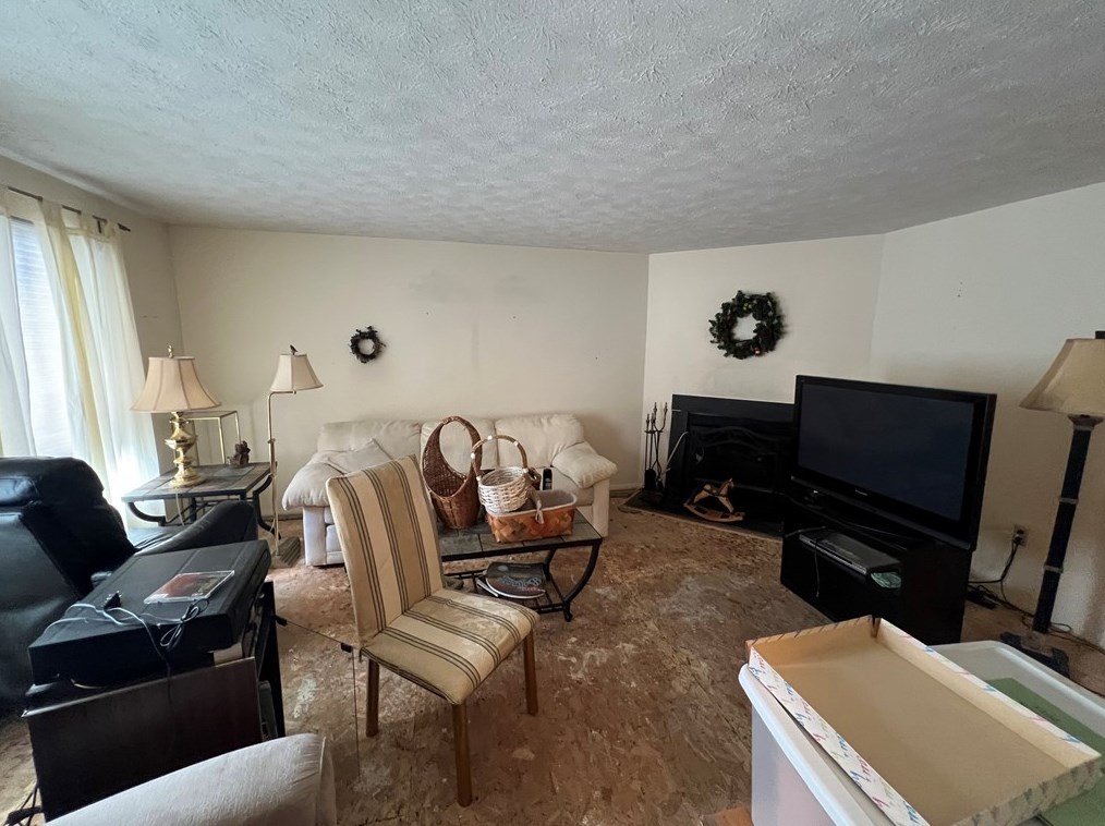102 Sonnybrook Ct, Bethel Park, PA 15102