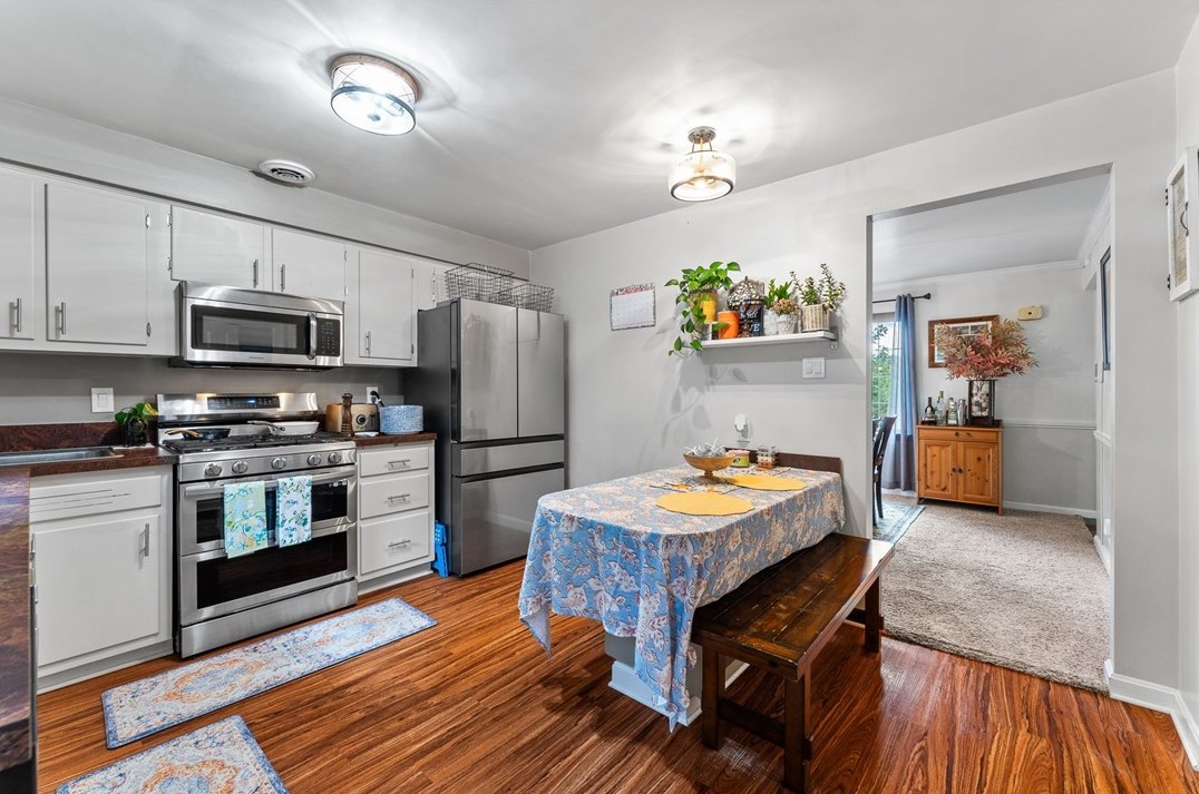 912 Country Clb Dr, Pittsburgh PA 15228-2625 exterior