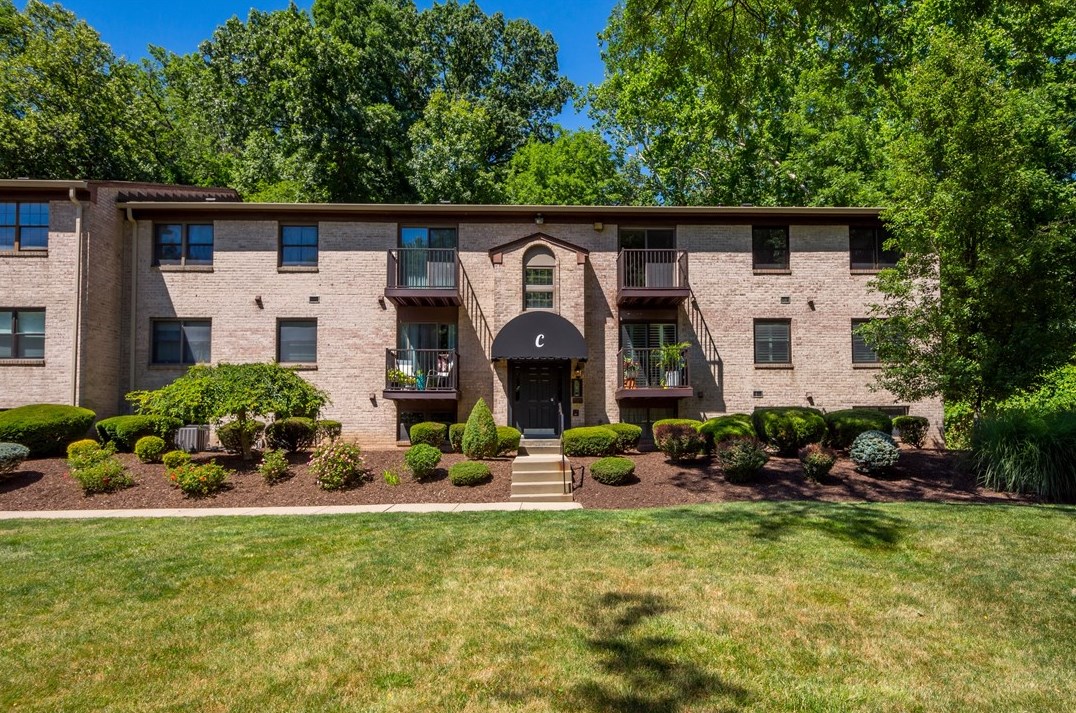 300 Gilkeson Rd #1c, Pittsburgh, PA 15228