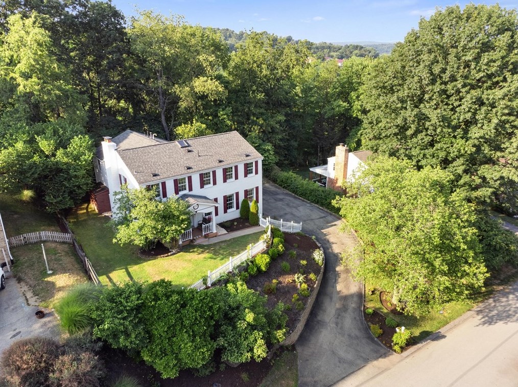 222 Cornwall Dr, Pittsburgh, PA 15238