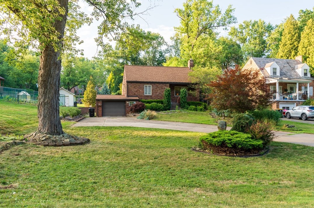 2450 Lytle Rd, Bethel Park, PA 15102