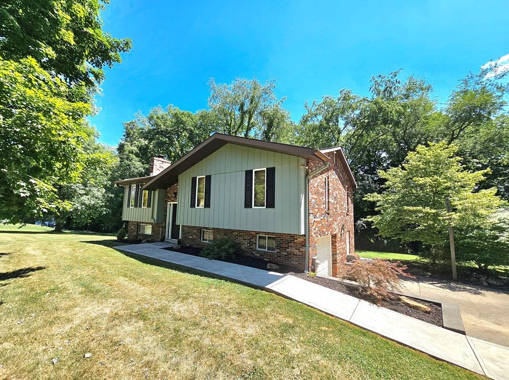 29 Circle Dr, West Newton, PA 15089