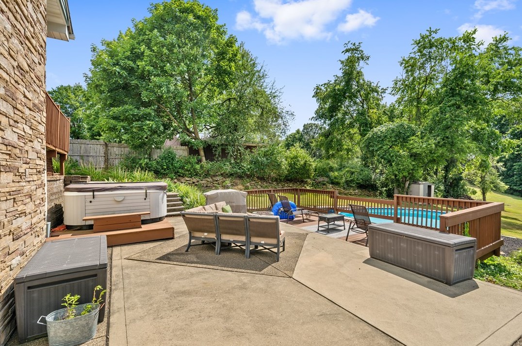 207 Haymont Dr, Gibsonia, PA 15044