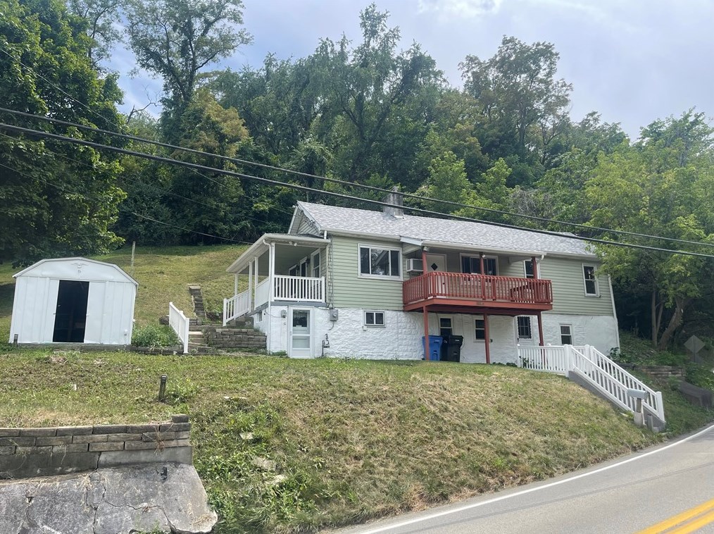 10040 Broadway St, North Huntingdon, PA 15642