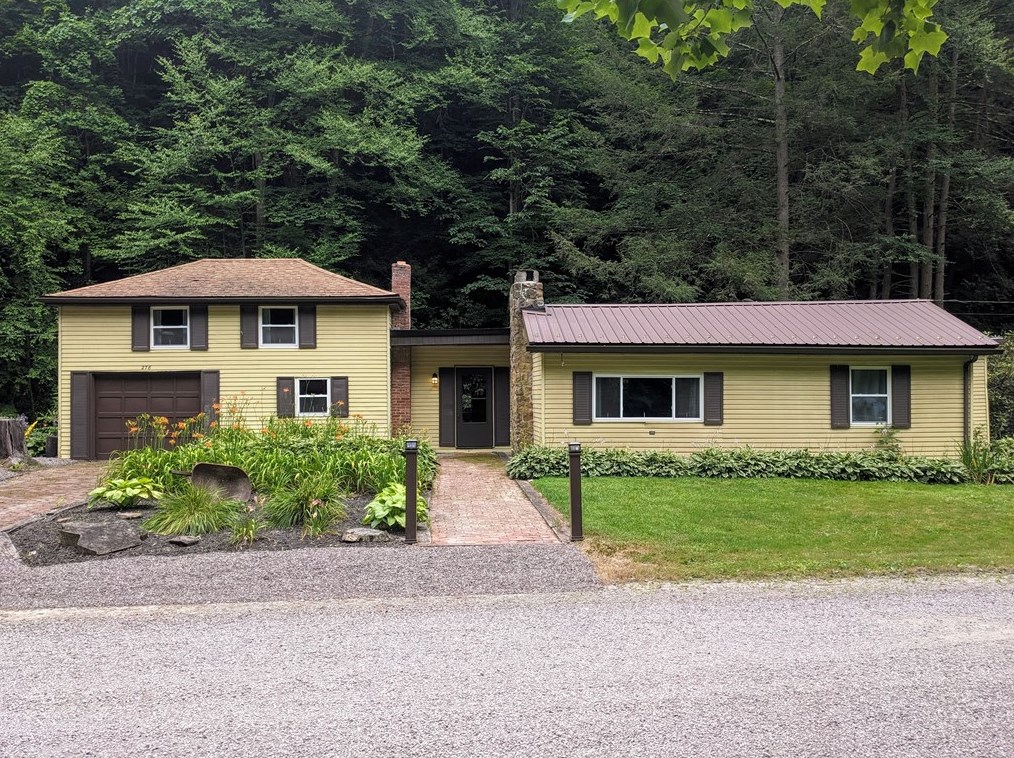 278 Dark Hollow Rd, Listonburg, PA 15424