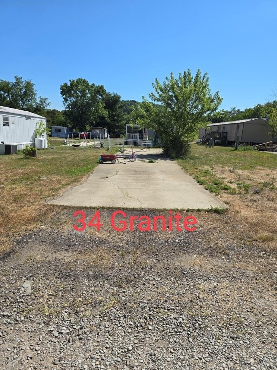 34 Granite Dr, Finleyville, PA 15332