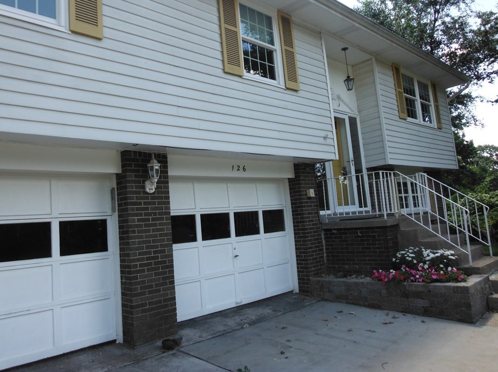 126 Oakglen Rd, Pittsburgh, PA 15237