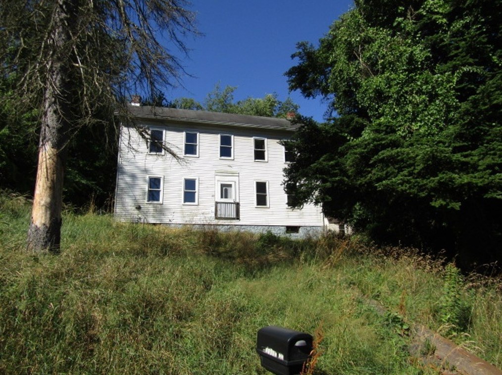 55 Pumpkin Center Rd, Finleyville, PA 15332