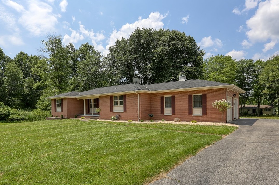 3413 Sylvane Dr, New Castle, PA 16105