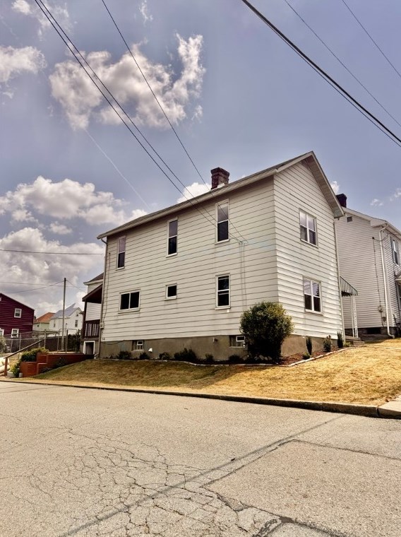 602 Edna St, Connellsville, PA 15425