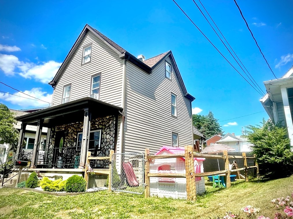 1754 Kimball Ave, New Kensington, PA 15068