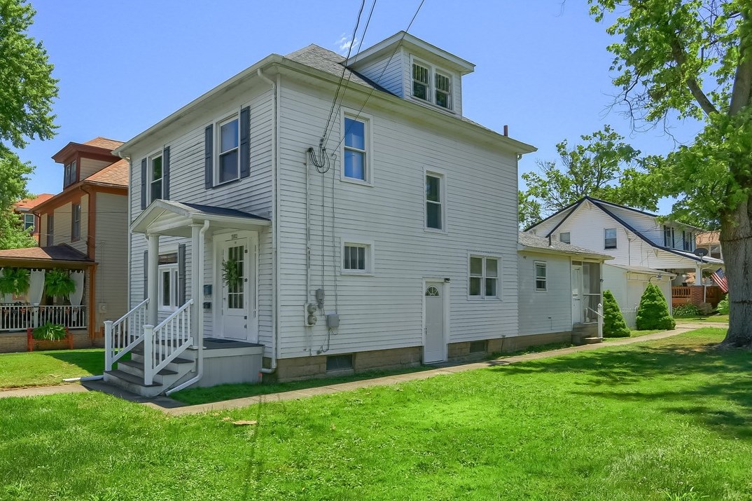 302 E Edgewood Ave, New Castle, PA 16105