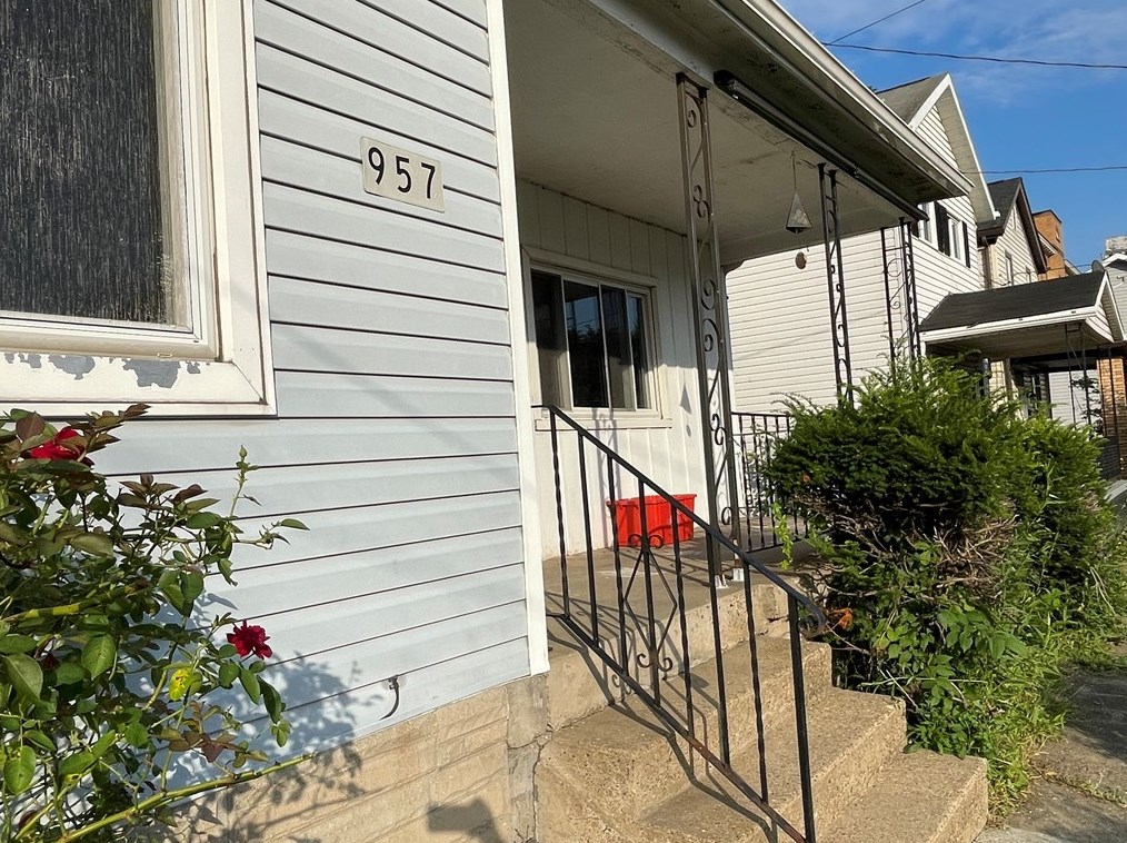 957 4th Ave, Freedom, PA 15042