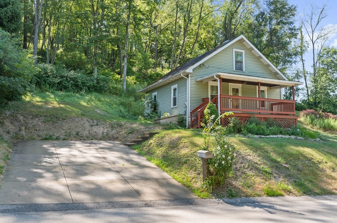 192 Elliott Rd, Monroeville, PA 15146-1906