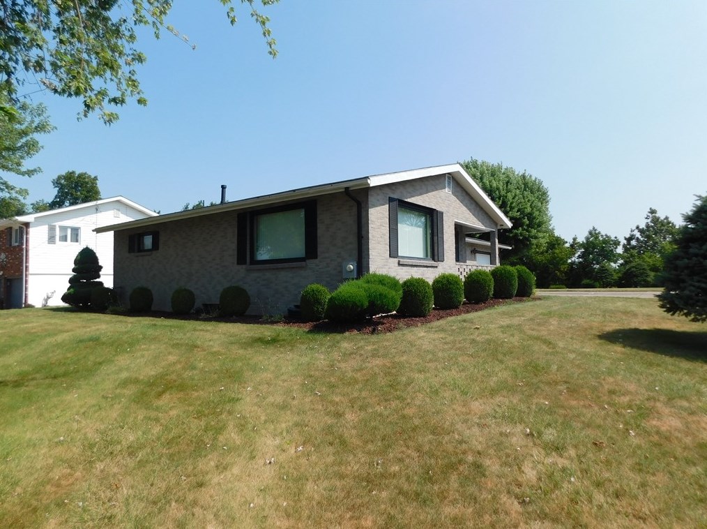 126 Duall Dr, Hopwood, PA 15445