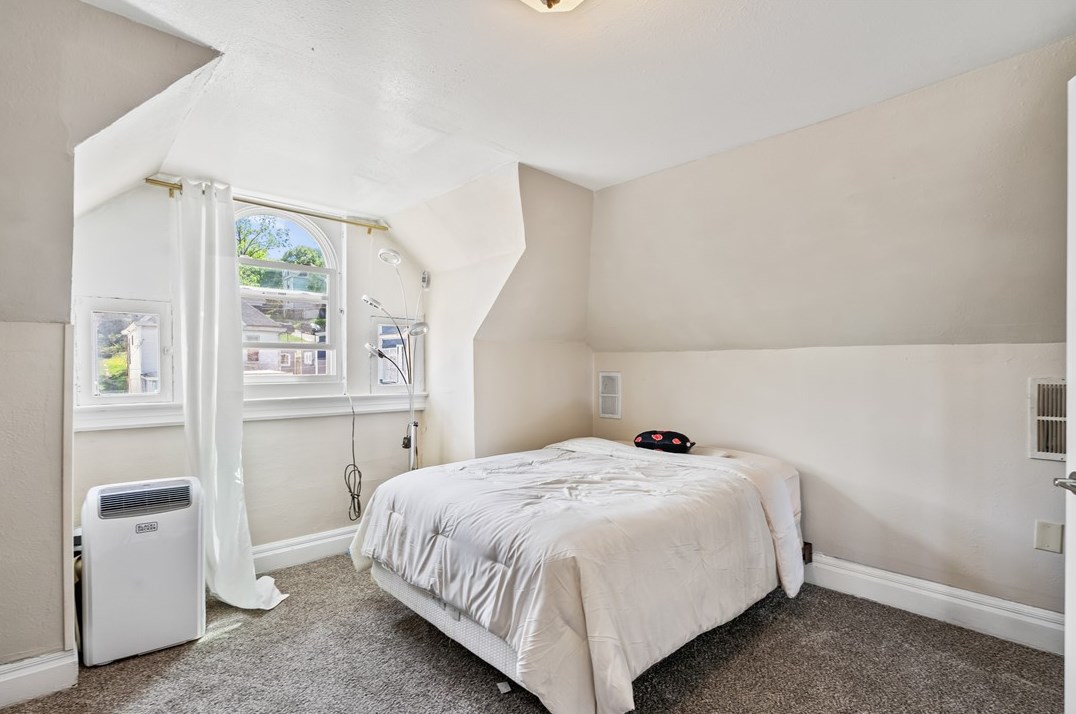 109 Linnview Ave, Pittsburgh PA  15210-3717 exterior