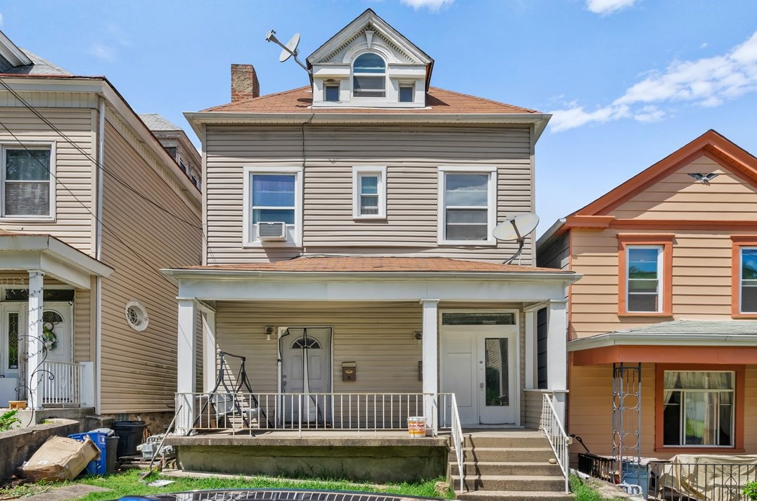 109 Linnview Ave, Pittsburgh PA  15210-3717 exterior