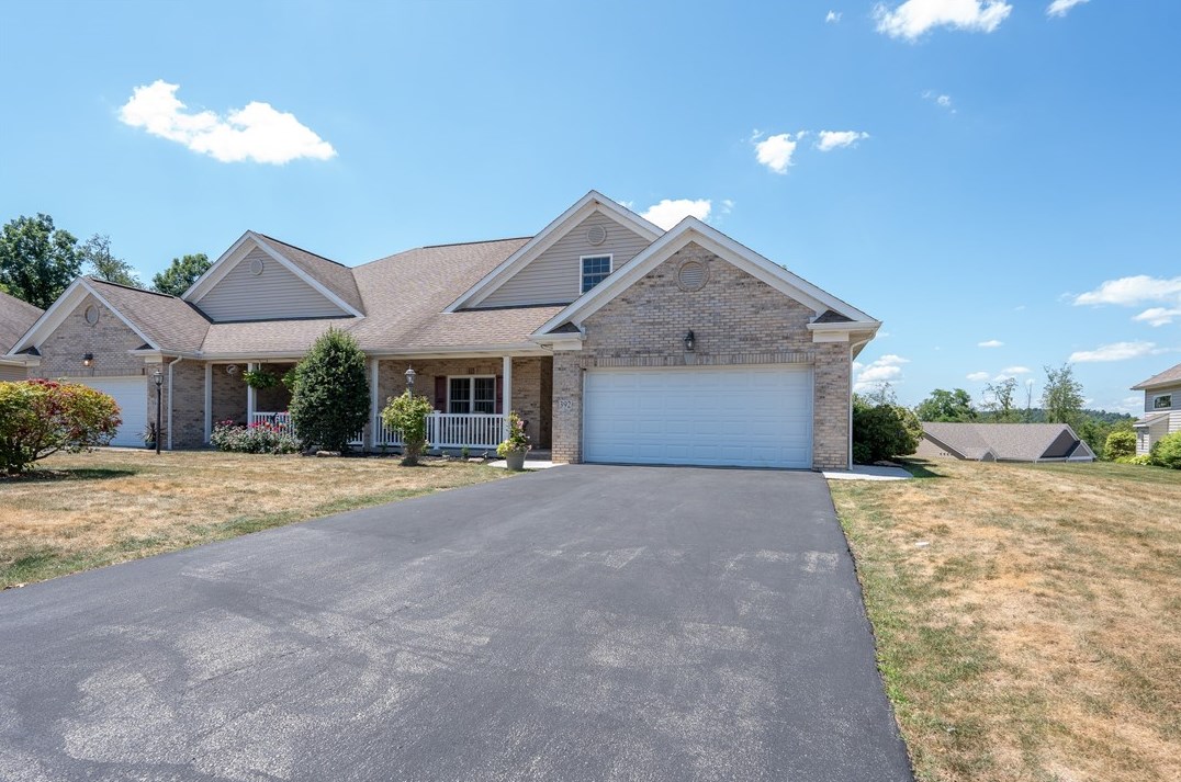 392 S Shenandoah Dr, Latrobe, PA 15650