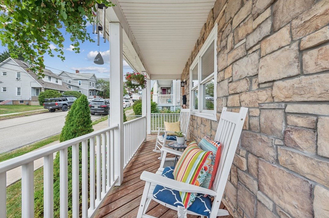 712 Arlington Ave, Jeannette, PA 15644