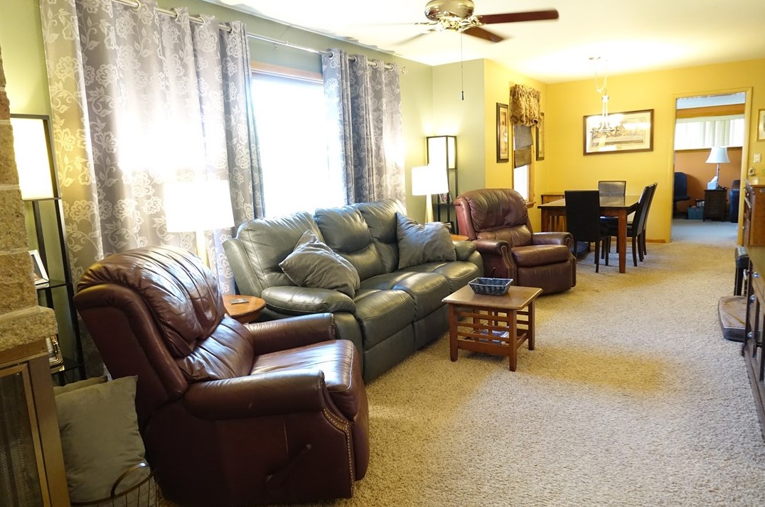 611 Jefferson St, Evans City, PA 16033