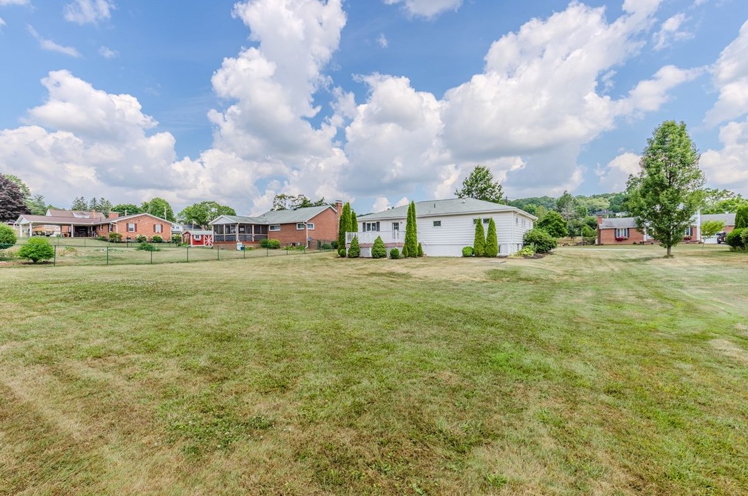 539 W Race St, Somerset, PA 15501