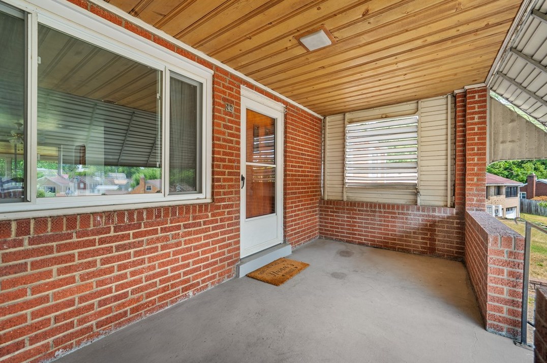 303 Sandy Dr, Glenshaw, PA 15116