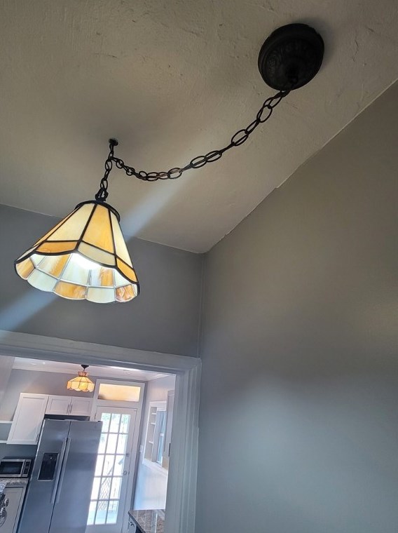 1907 Chislett St, Pittsburgh PA 15206-1041 exterior