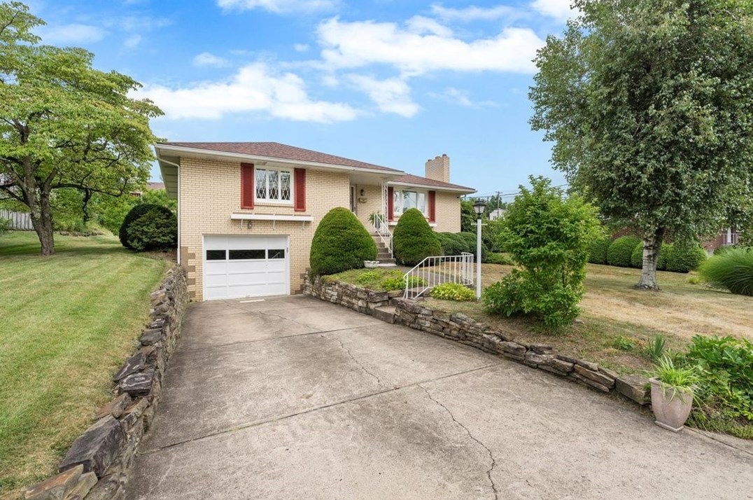 106 Eastern Dr, New Kensington, PA 15068