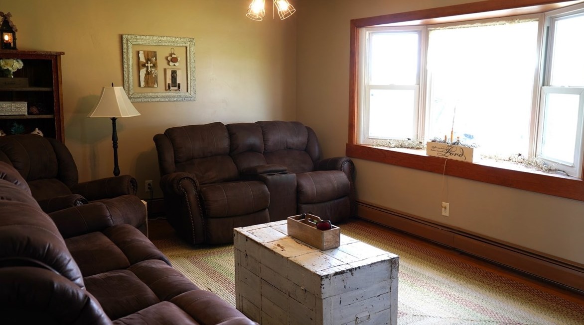 4030 Lamor Rd, Hermitage, PA 16148
