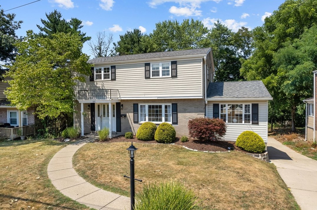 517 Macbeth Dr, Pittsburgh, PA 15235
