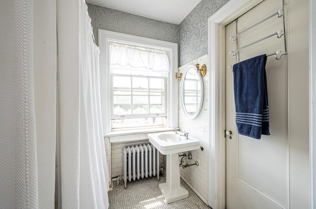 450 Main St, Greensburg PA 15601-1867 exterior