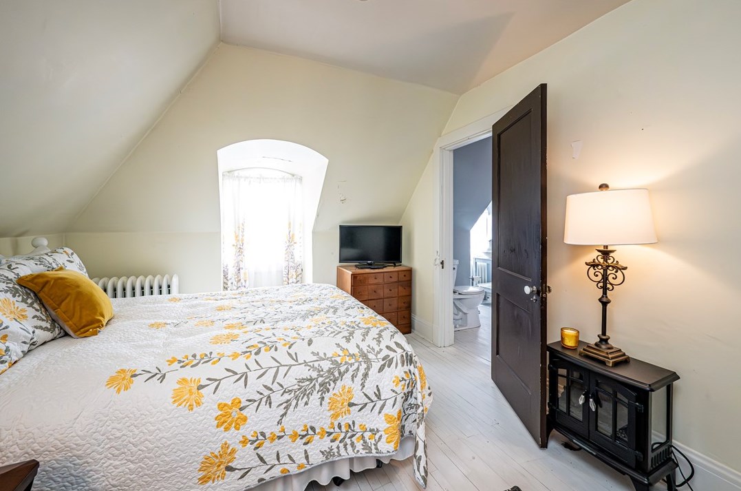 450 Main St, Greensburg PA 15601-1867 exterior