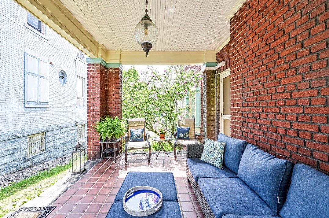 450 Main St, Greensburg PA 15601-1867 exterior