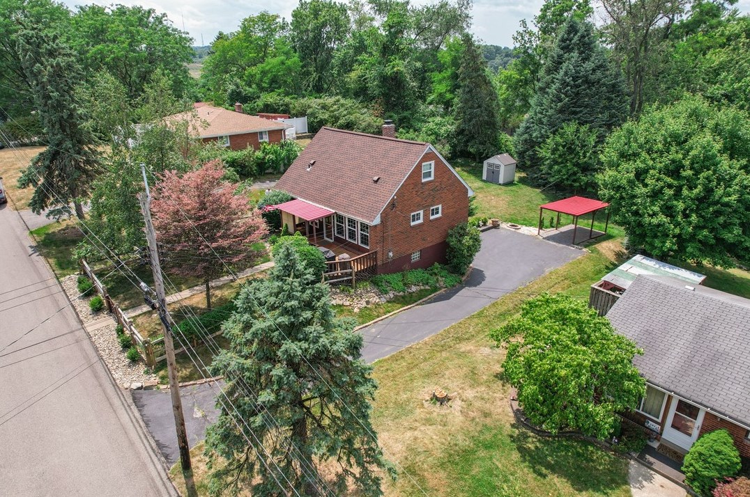 305 Bayberry Dr, Pittsburgh, PA 15237