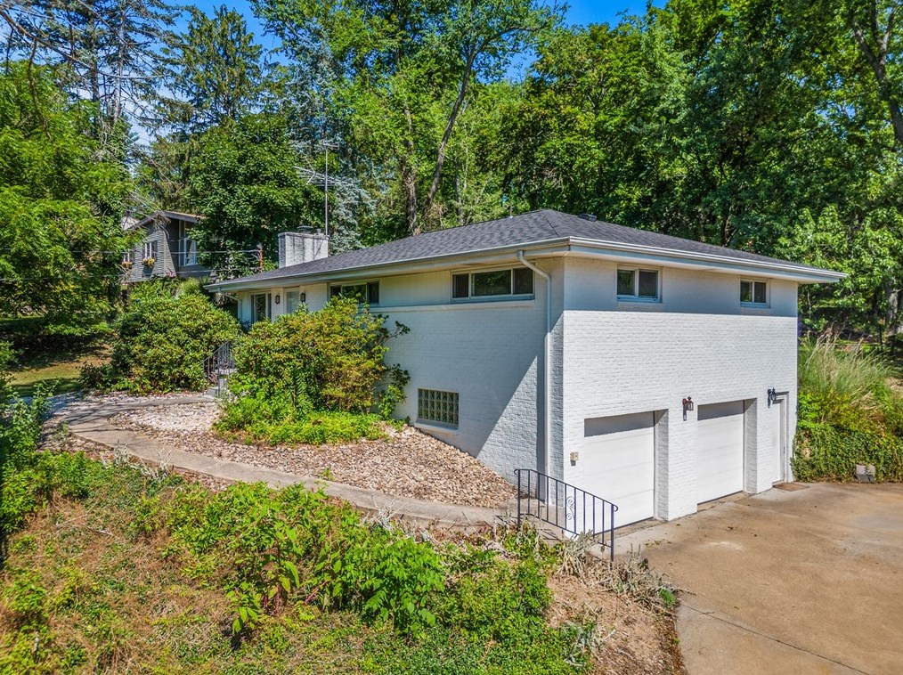610 Greenspring Dr, Gibsonia, PA 15044