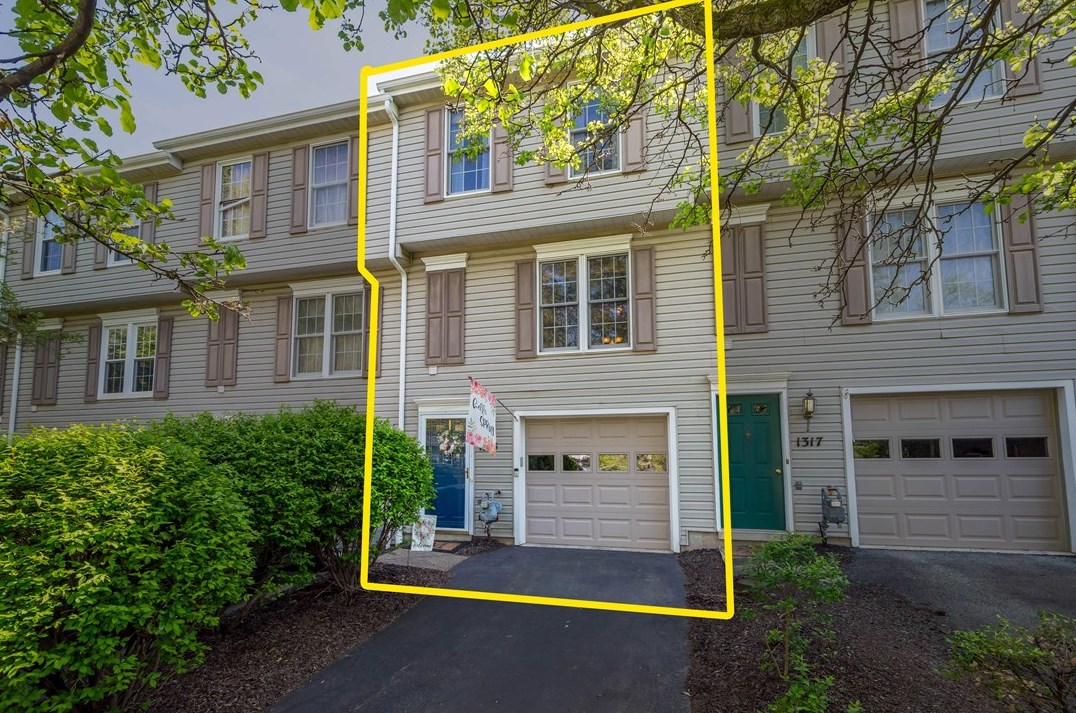 1315 Meadowbrook Dr North, Canonsburg, PA 15317
