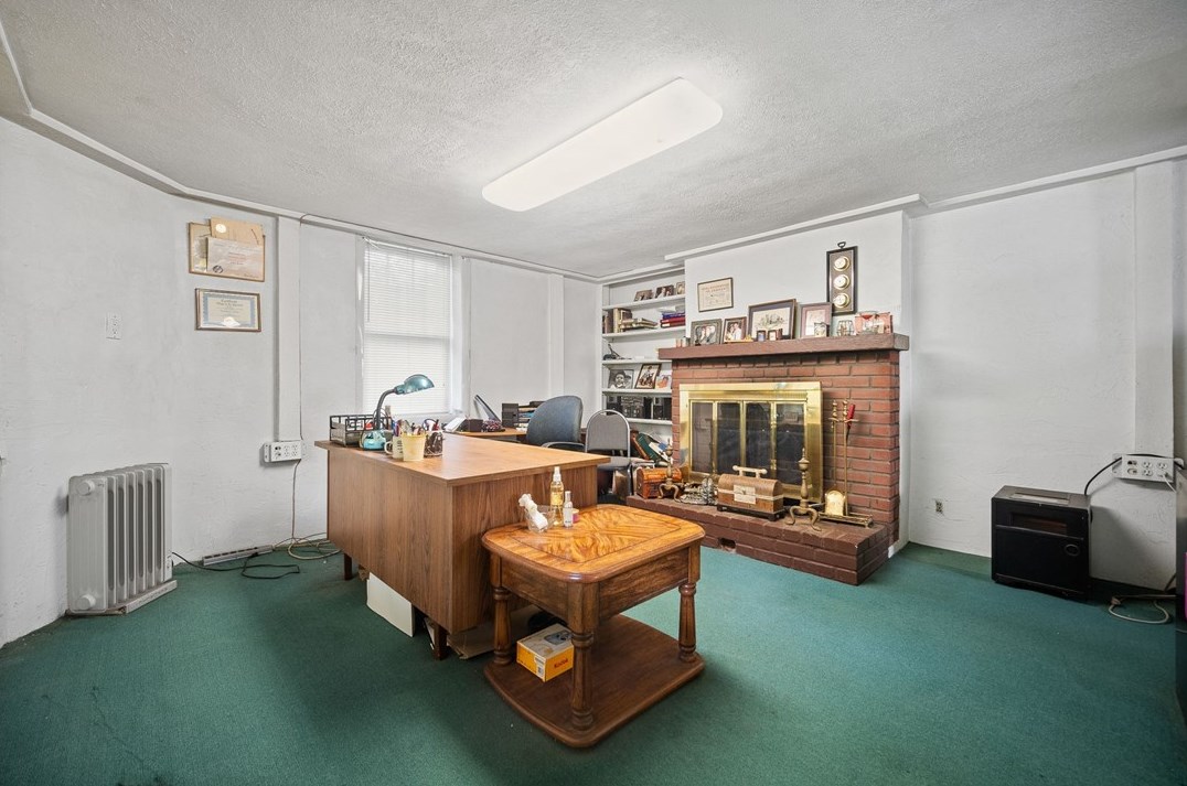 827 Butler St, Pittsburgh PA 15201-2621 exterior