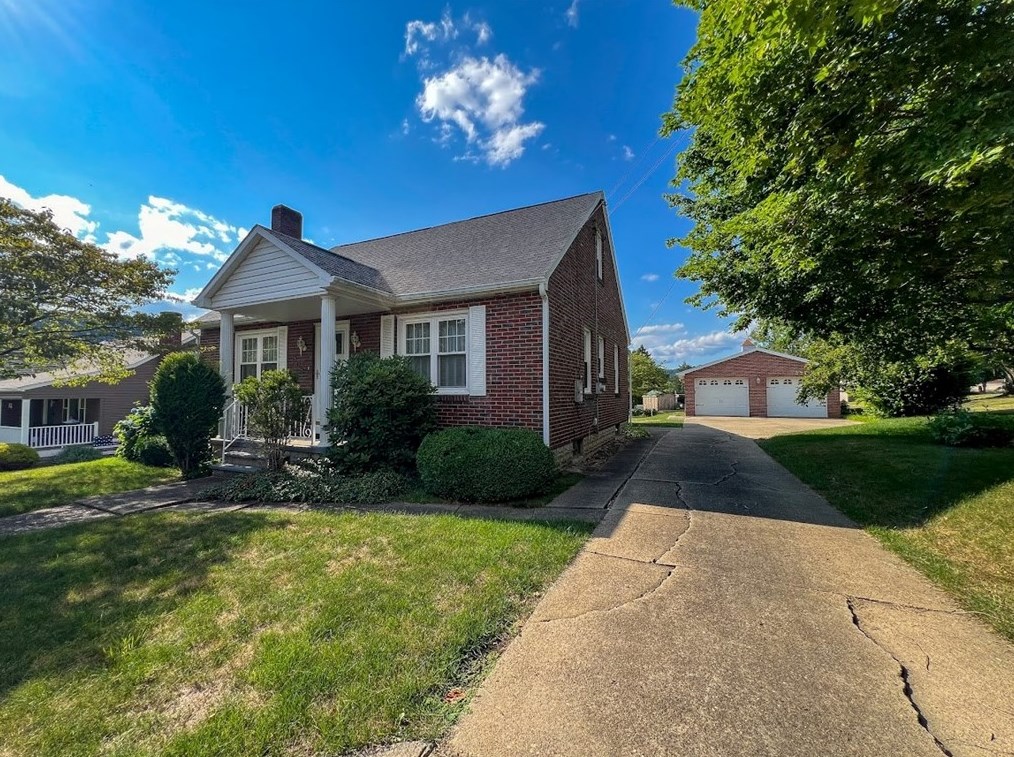 808 1st Ave, East Brady, PA 16028