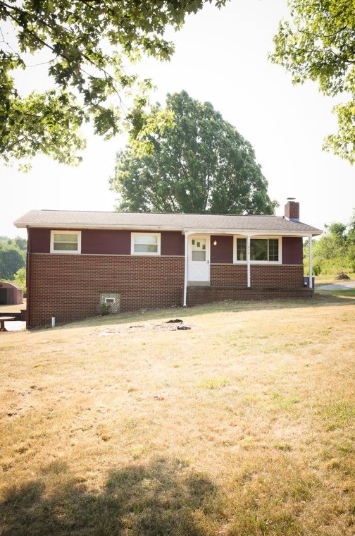 1017 Blair St, Connellsville, PA 15425