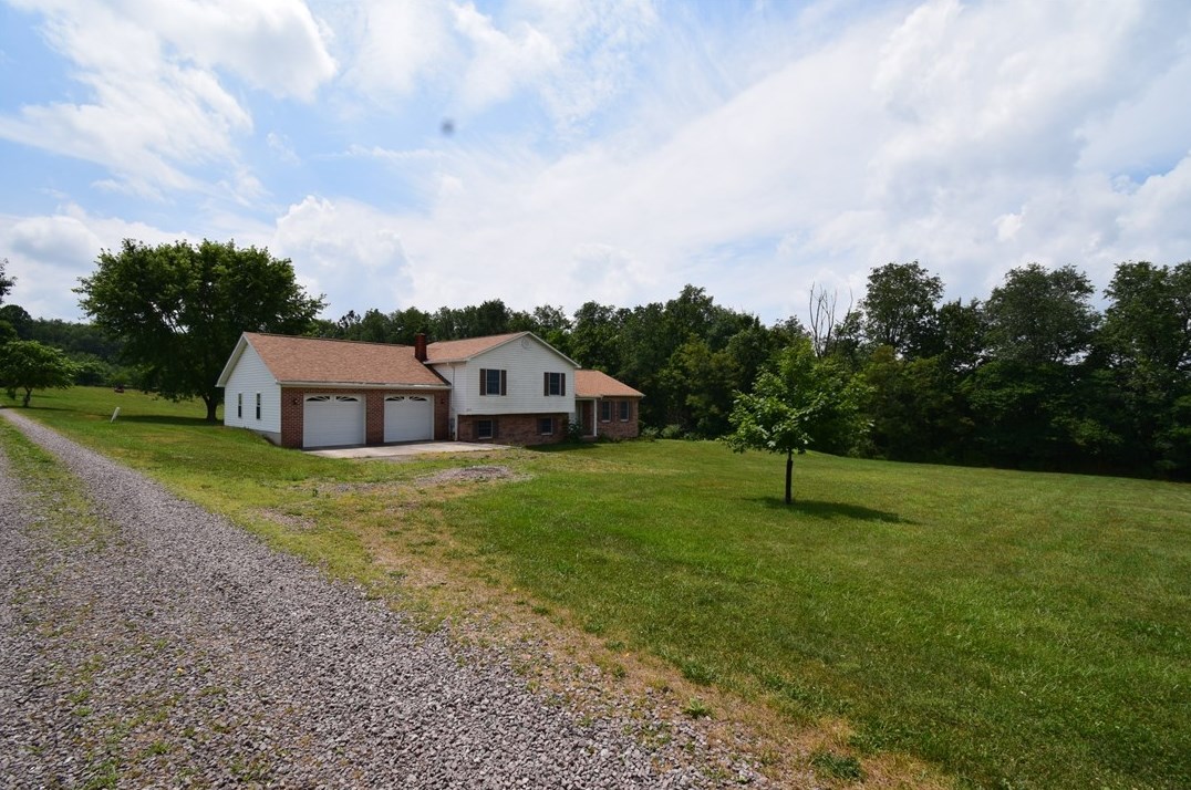 147 Fike Ln, Addison, PA 15411