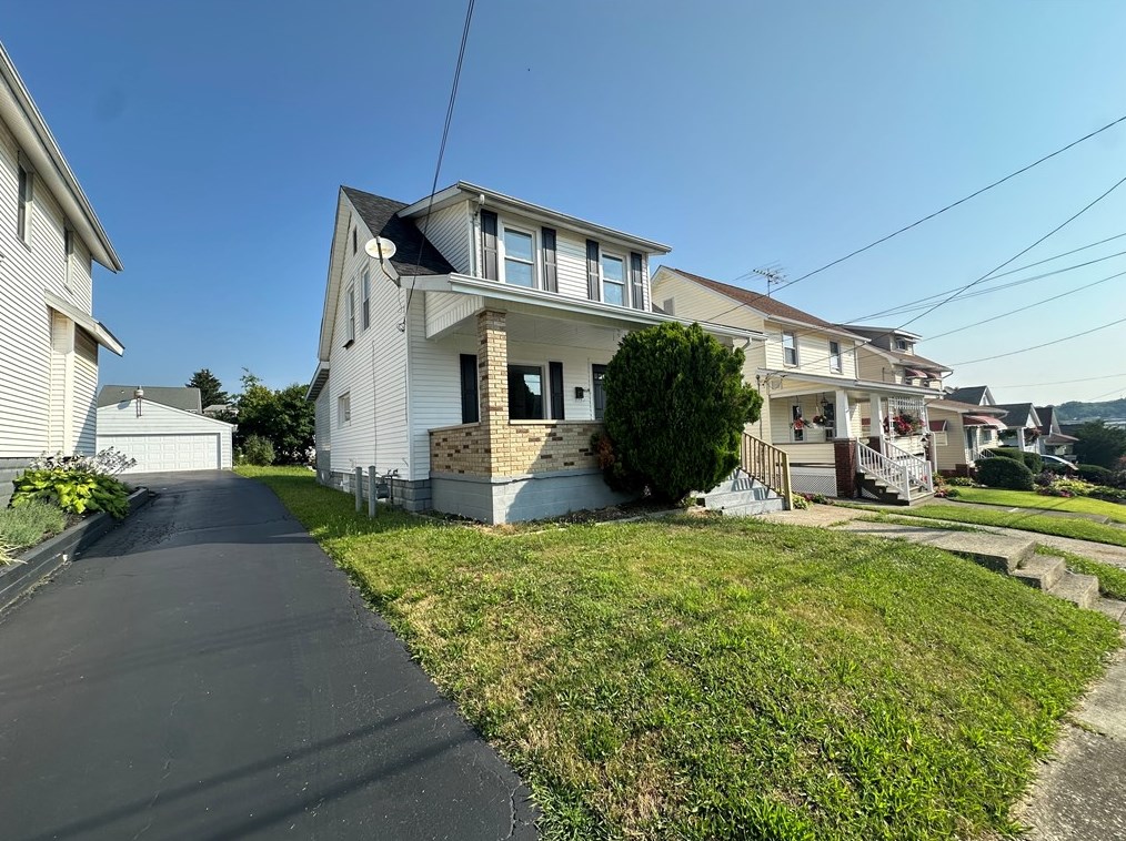 919 Hazel St, New Castle, PA 16101-4448