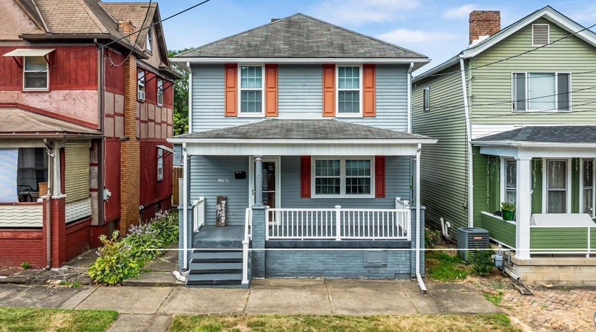 1709 3rd Ave, Beaver Falls, PA 15010-4018