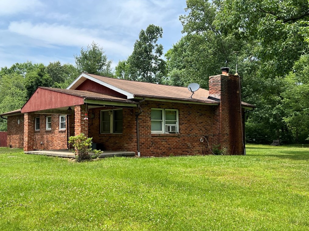 7027 Old Rte 422, Portersville, PA 16051